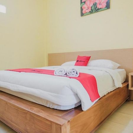 Отель Reddoorz Near Rs Imanuel Lampung Бандар-Лампунг Экстерьер фото